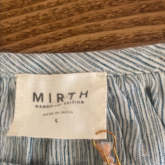 NWT Mirth Blouse.Blue Fitted Flutter Sleeve Blouse with Ruffles. Size Small - Picture 6 of 10